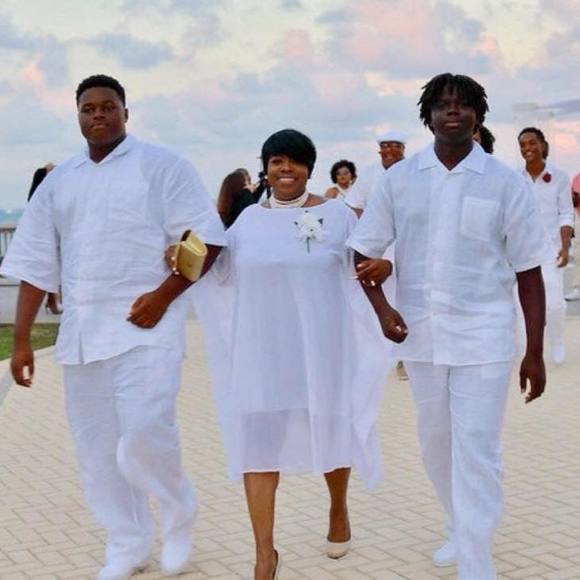 Meet your Posher, Sandra - Picture 1 of 1